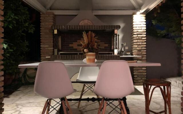 Contemporary Farmhouse with BBQ in North Evia