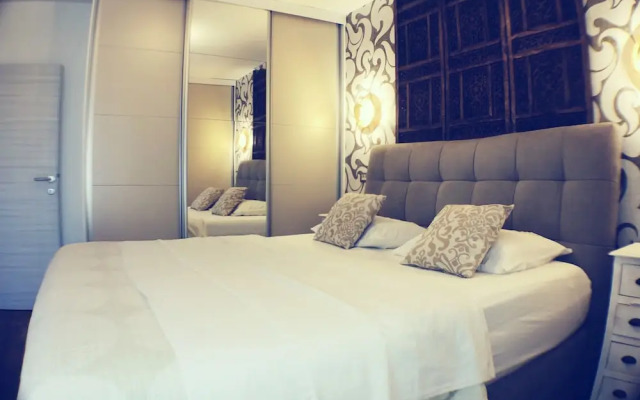 City Apartment near Å½njan Beach