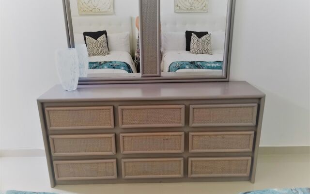 Luxury Apartments ESJ Towers at Mare