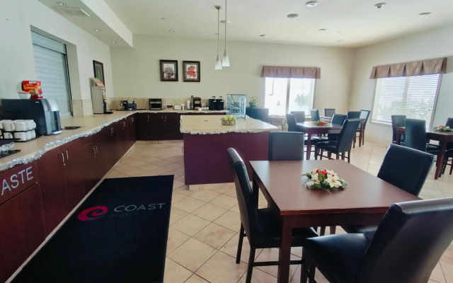 Coast Weyburn Hotel