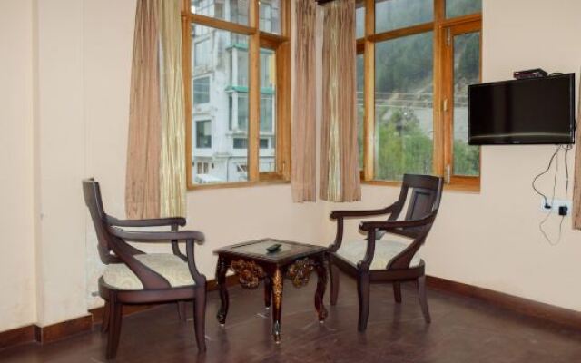 Red Inn by OYO Rooms