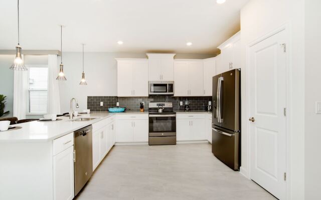 8912 Cabot Cliffs Dr