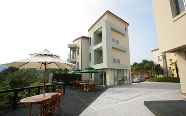 Tongyoung Taset pension