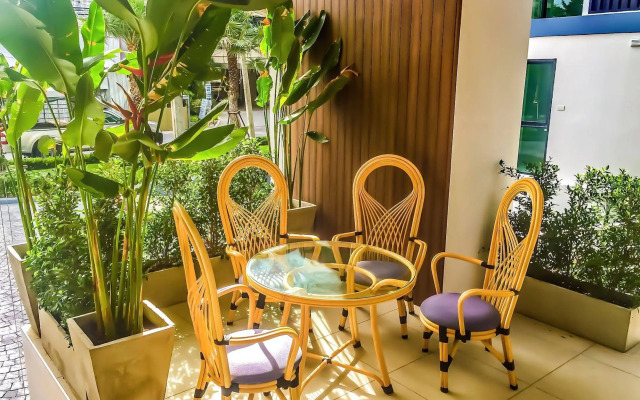 Siam Oriental Tropical Garden by Parikal