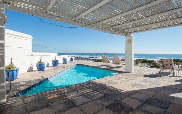 Oystercatcher Lodge