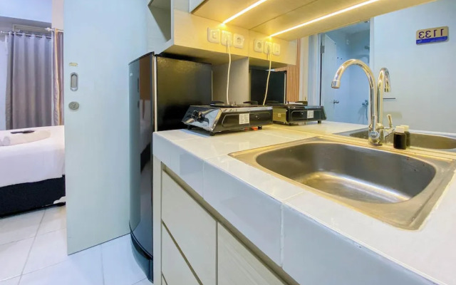 Nice And Cozy Studio At Amartha View Apartment