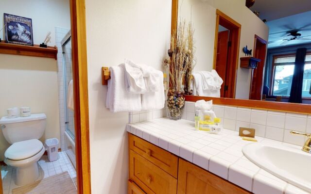 Snowcreek #991 3 Bedroom Condo