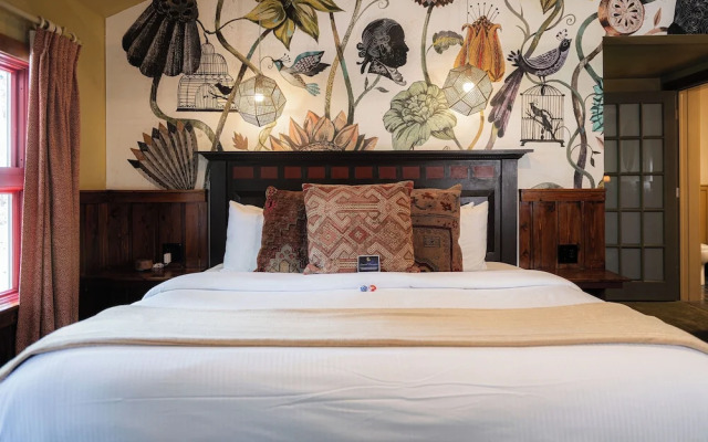 Highland Haven Creekside Inn