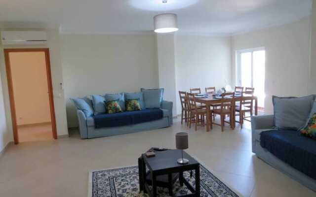 2 Bed Apartment With com Pool