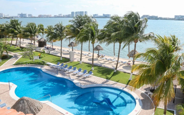 WIVC Coral Mar Resort- Amazing Hotel Zone & Lagoon Views, Enjoy the Tropical Breeze