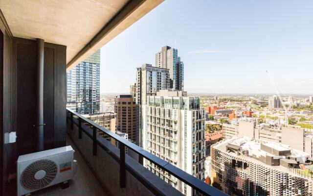 SANTERI, 2BDR Melbourne Apartment