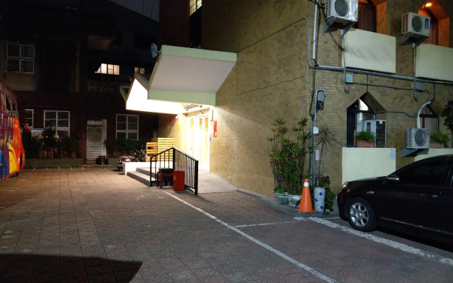 Chiayi Crown Hotel