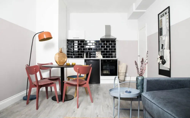 Aldgate Commercial House Apartments