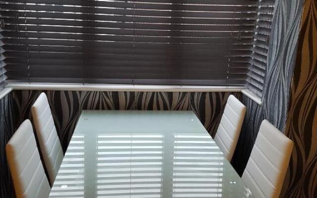 Hullidays - 'Old School Penthouse' Trinity Square