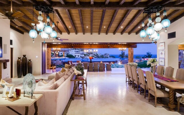 Beautiful Holiday Villa in a Prime Location in Cabo San Lucas 1007