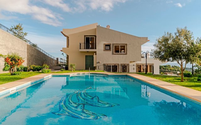 Fabulous Villa In Funchal, Panoramic Sea-View, Heated Pool Belair