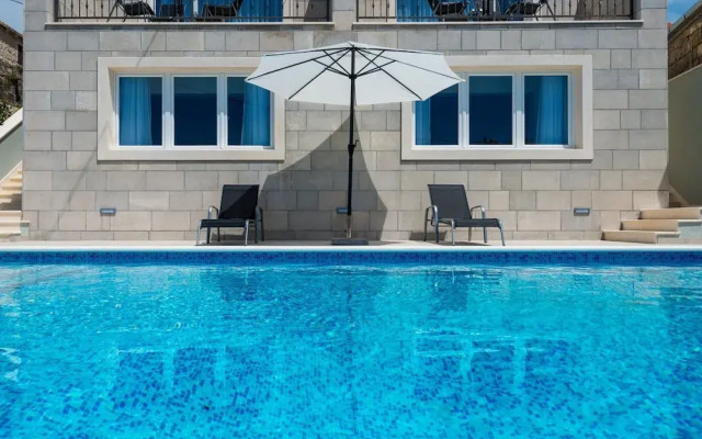 Villa Kabalero - Four-bedroom Villa With Private Pool