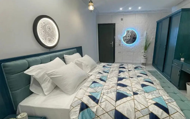 Danda Moon Pyramids Hotel