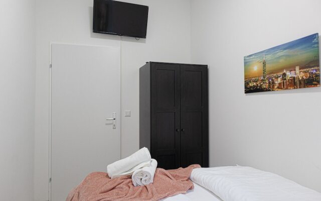 Enkplatz U3- Affordable 5BR shared Apt.