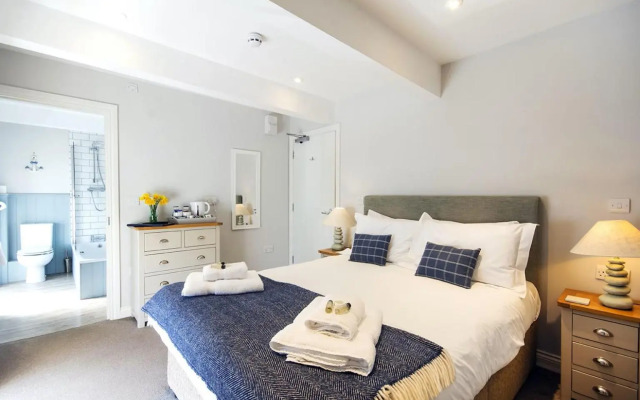 Plume Of Feathers B&B