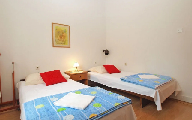 Apartment 1569