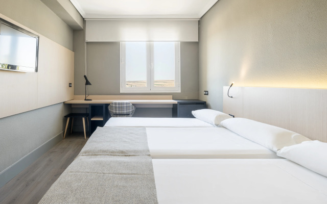 Hotel ILUNION Las Lomas