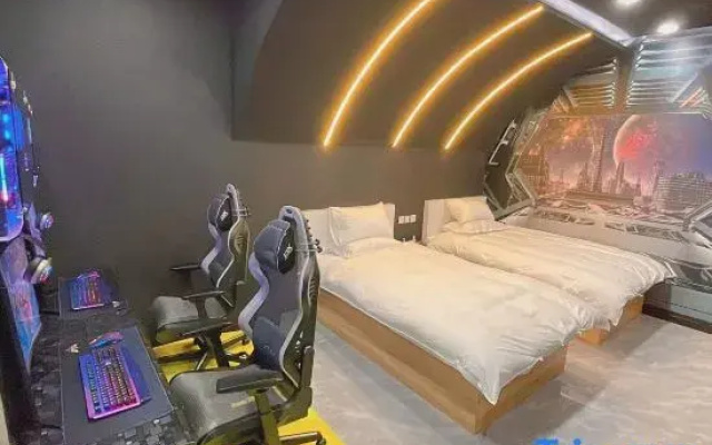 Huoqiu E-sports Apartment