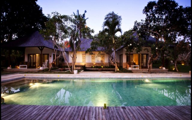 Avillion Villa Cinta @ Sanur