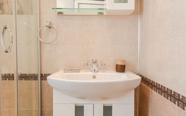 FM Deluxe 1-BDR Apartment - Artist's Place