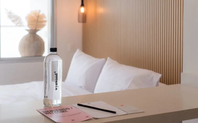 w Spectacular Loft With Balcony in Crespo