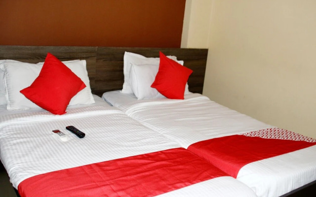 OYO 23423 Hotel Malabar Palace