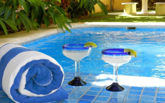 La Buena Vida Suites - Adults Only