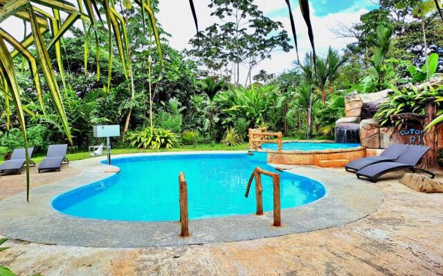 Hotel Rio Celeste to Know