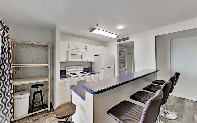 Mbr1617c 2 Bedroom Condo