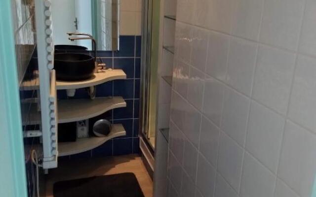 Aigues-Mortes - Agreable T.2 - (+ de 40m² )