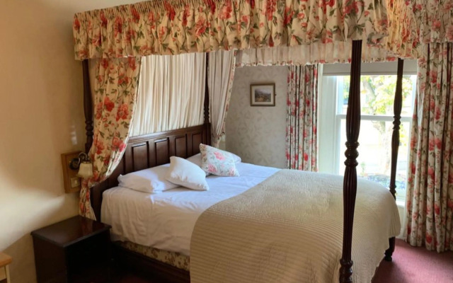 Waterford Lodge Hotel