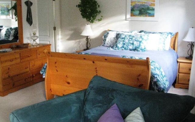 Avens ReNaissance B&B