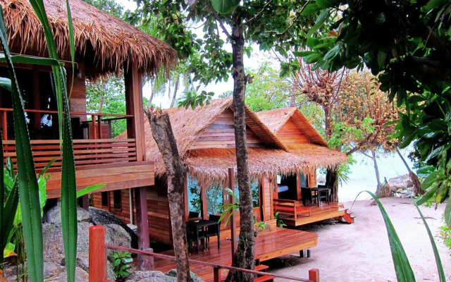 Ten Moons Lipe Resort
