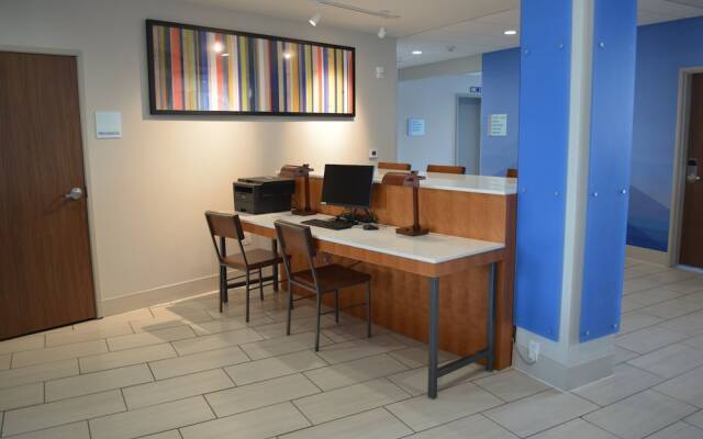 Holiday Inn Express & Suites Liberal