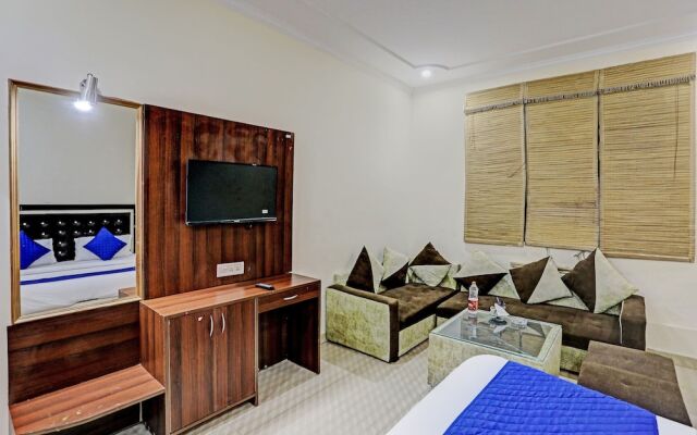 Roomshala 020 Hotel Black Stone