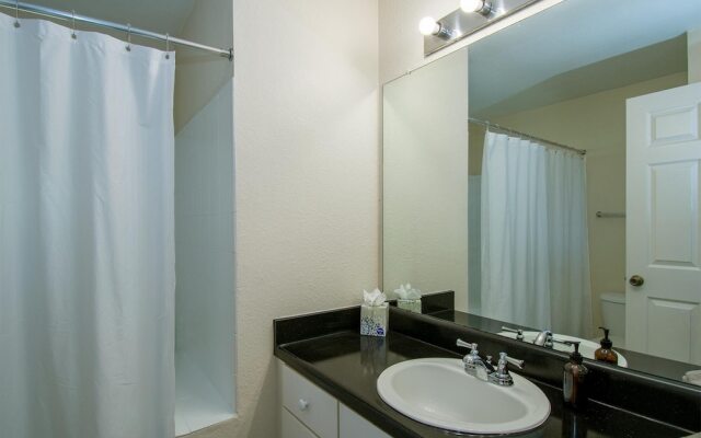 Delightful, Refurbished Apt! Everything you need!