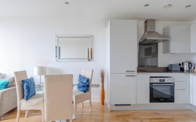 Sleek & Sunny 1BD Flat Near Greenwhich - Deptford!