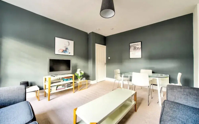 JOIVY Great Location - Lovely Rose St Apt in City Centre