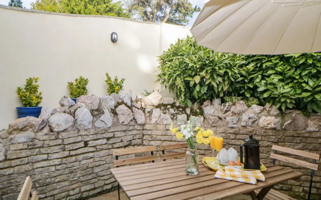 Monterey Mews