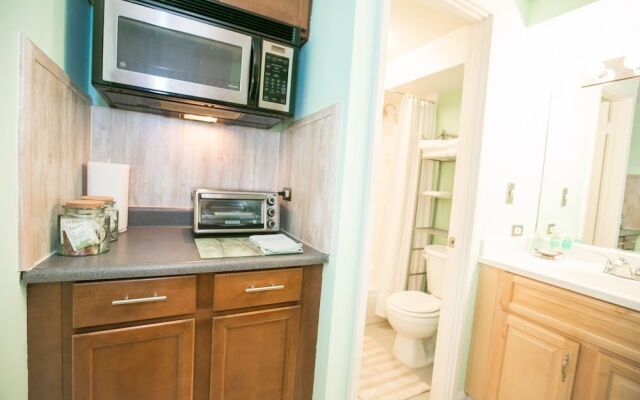 Kuhio Village 806 Condo by RedAwning