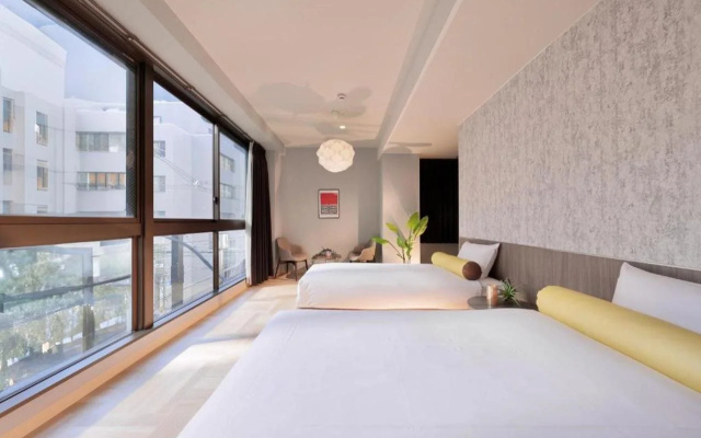 MINAMISENBA Crystal Hotel