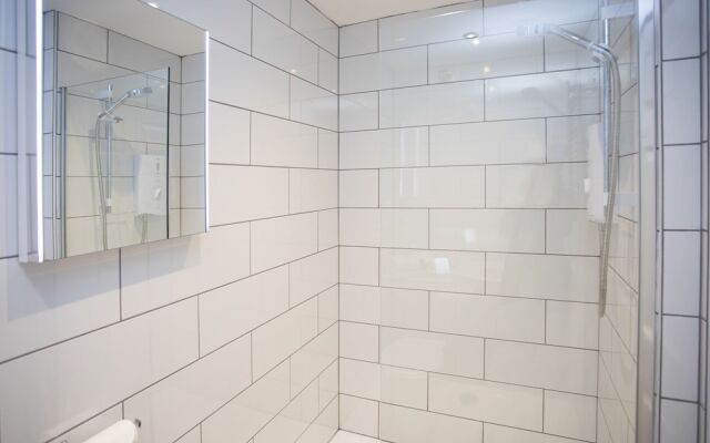 28 Isallt at the Bay