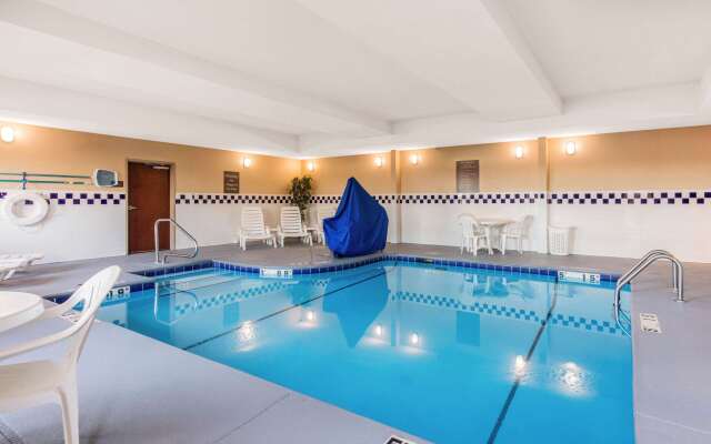 Comfort Suites Tuscaloosa near University