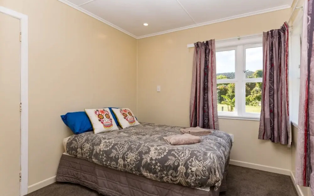 Waitangi Beach Bach 30B