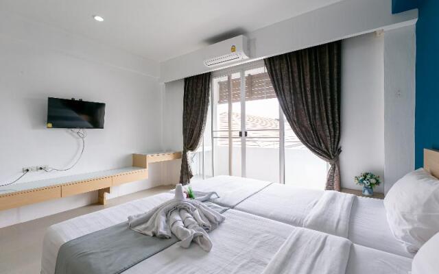 Ruan Plaisoi Apartment by ZUZU